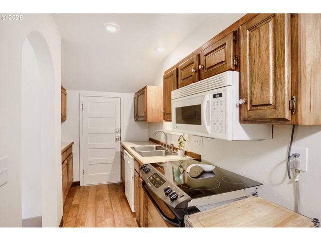 9224 Sw 26TH Ave, Portland, OR 97219