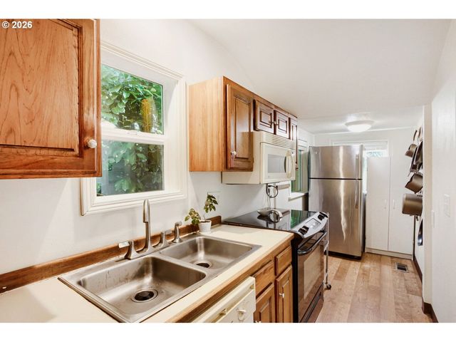 9224 Sw 26TH Ave, Portland, OR 97219