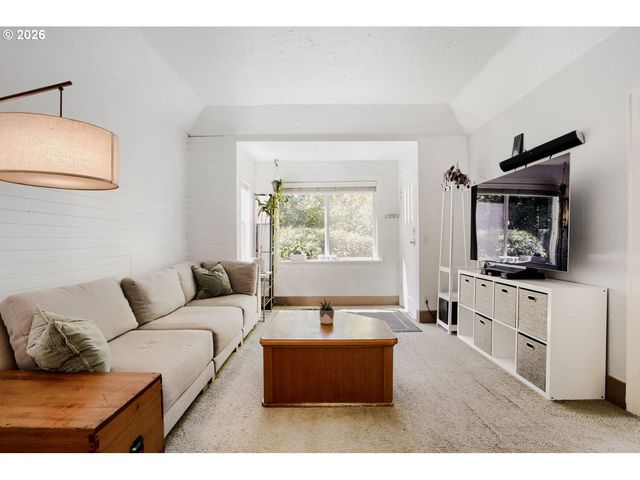 9224 Sw 26TH Ave, Portland, OR 97219