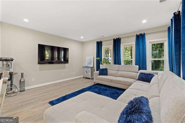 820 Glen Royal Drive, Roswell, GA 30076