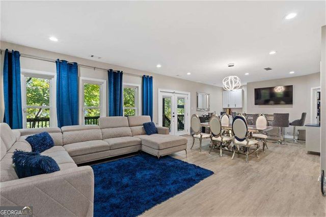 820 Glen Royal Drive, Roswell, GA 30076