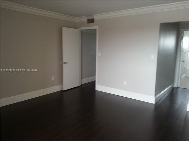 9351 Fontainebleau Blvd B415, Miami, FL 33172