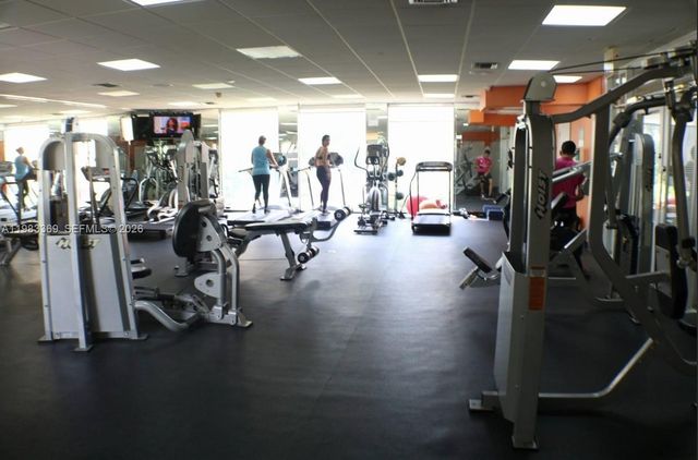 9351 Fontainebleau Blvd B415, Miami, FL 33172