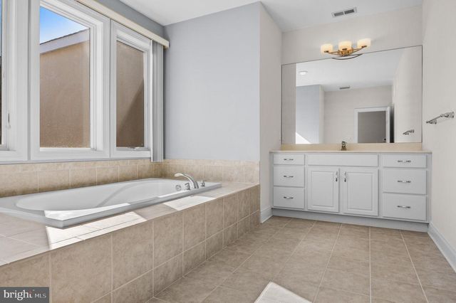 10 PETER HURD WAY, Marlton, NJ 08053