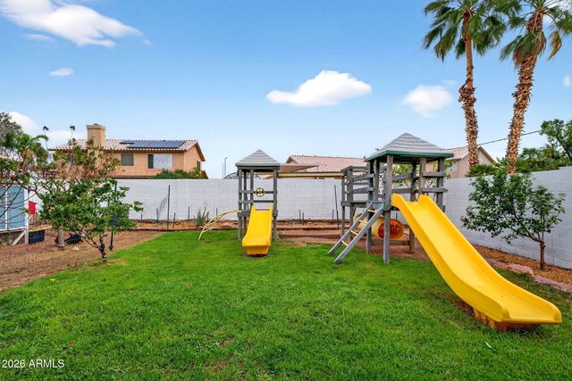 10824 W LONE CACTUS Drive, Sun City, AZ 85373