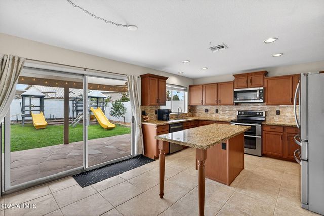 10824 W LONE CACTUS Drive, Sun City, AZ 85373