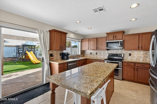 10824 W LONE CACTUS Drive, Sun City, AZ 85373