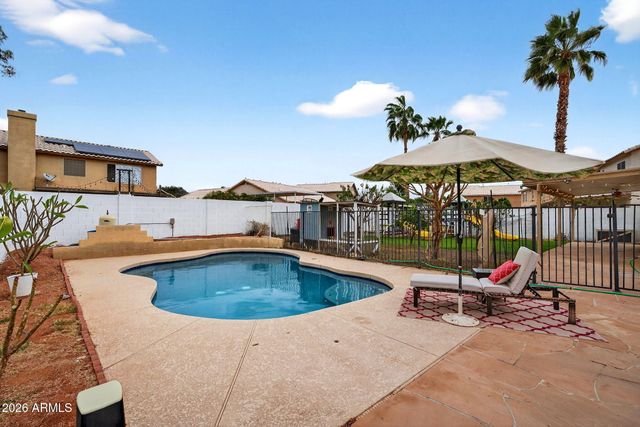 10824 W LONE CACTUS Drive, Sun City, AZ 85373