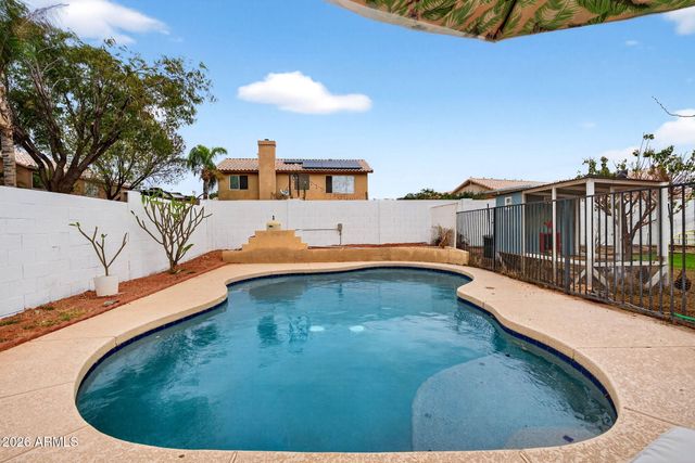 10824 W LONE CACTUS Drive, Sun City, AZ 85373