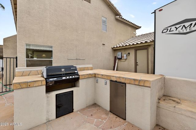 10824 W LONE CACTUS Drive, Sun City, AZ 85373