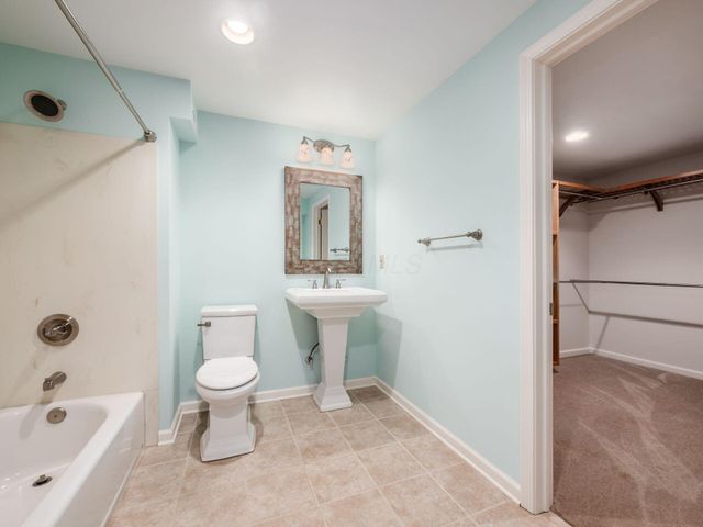 3818 Riverwatch Lane, Columbus, OH 43221