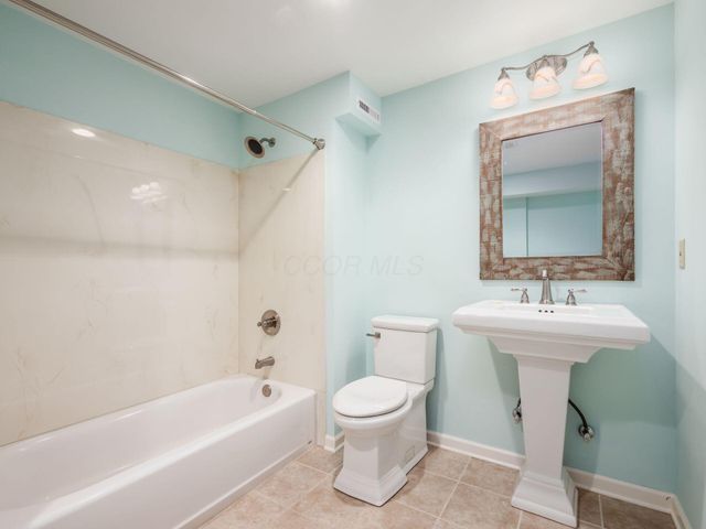 3818 Riverwatch Lane, Columbus, OH 43221