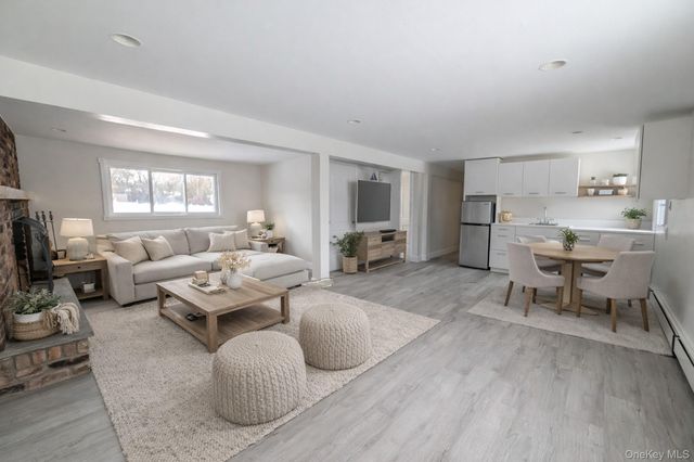 41 Richmond Street, Islip, NY 11751