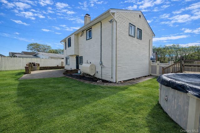 41 Richmond Street, Islip, NY 11751