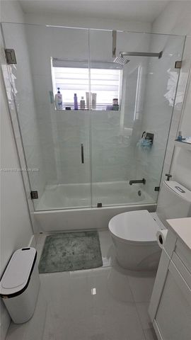 8421 NW 8th Street, Pembroke Pines, FL 33024
