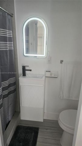 8421 NW 8th Street, Pembroke Pines, FL 33024