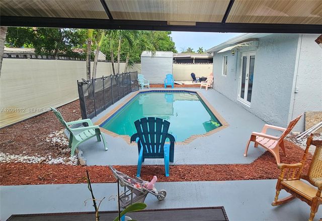 8421 NW 8th Street, Pembroke Pines, FL 33024