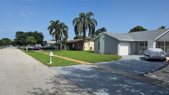 8421 NW 8th Street, Pembroke Pines, FL 33024