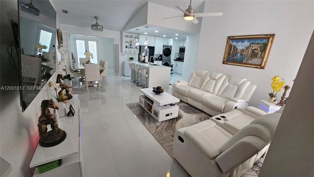 8421 NW 8th Street, Pembroke Pines, FL 33024