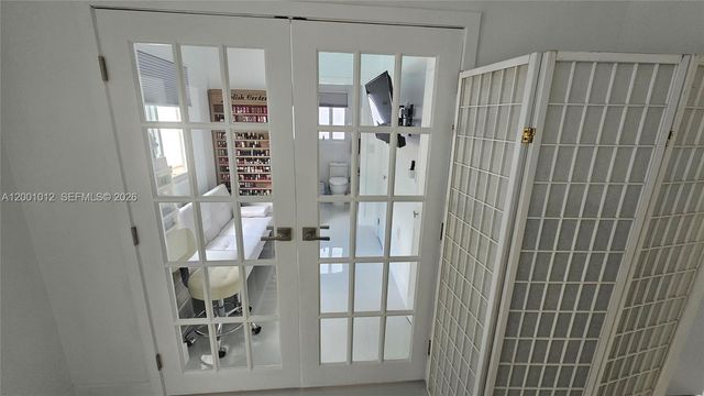 8421 NW 8th Street, Pembroke Pines, FL 33024