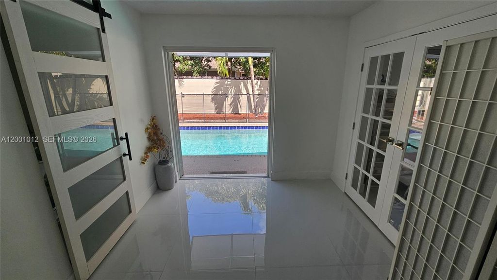 8421 NW 8th Street, Pembroke Pines, FL 33024