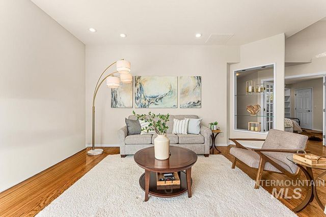 4163 N La Fontana Way, Boise, ID 83702