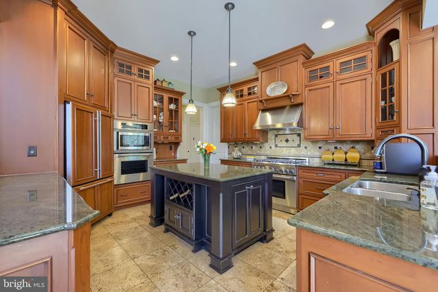 388 WHEATFIELD DR, Lititz, PA 17543