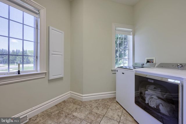 388 WHEATFIELD DR, Lititz, PA 17543
