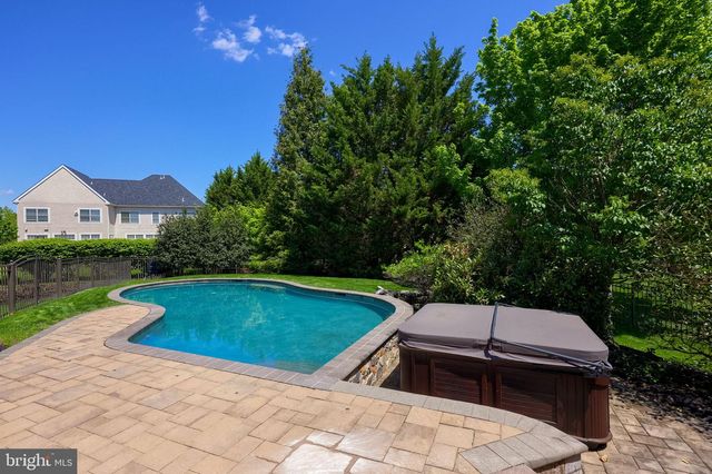 388 WHEATFIELD DR, Lititz, PA 17543