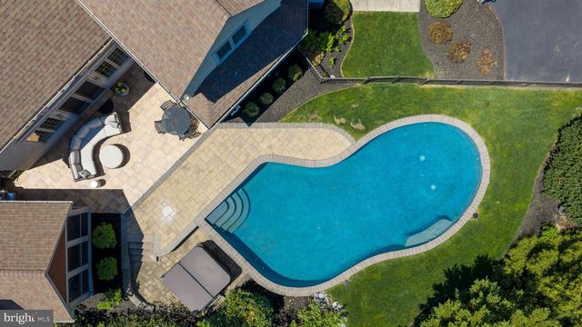 388 WHEATFIELD DR, Lititz, PA 17543