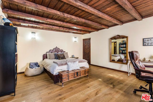 3092 Laurel Canyon Boulevard, Studio City (los Angeles), CA 91604