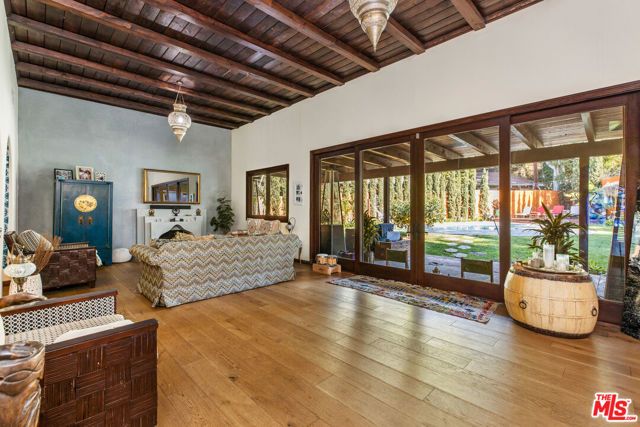 3092 Laurel Canyon Boulevard, Studio City (los Angeles), CA 91604