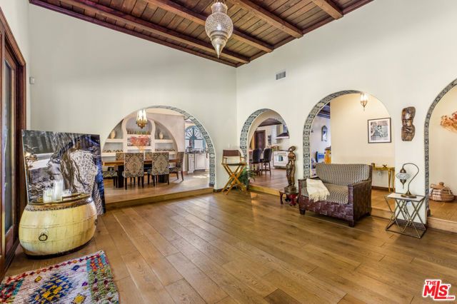3092 Laurel Canyon Boulevard, Studio City (los Angeles), CA 91604