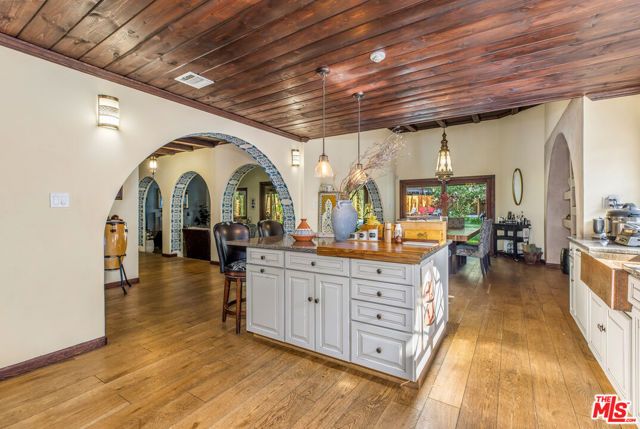 3092 Laurel Canyon Boulevard, Studio City (los Angeles), CA 91604