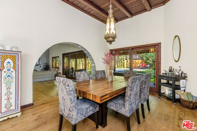 3092 Laurel Canyon Boulevard, Studio City (los Angeles), CA 91604