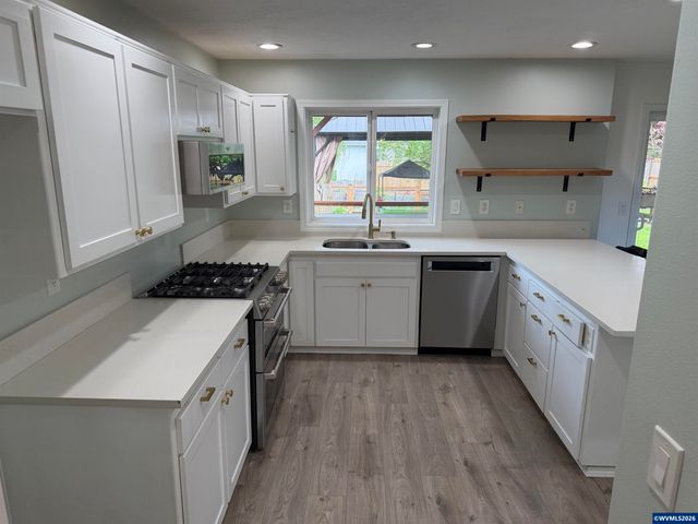 7864 Jani Ct NE, Keizer, OR 97303