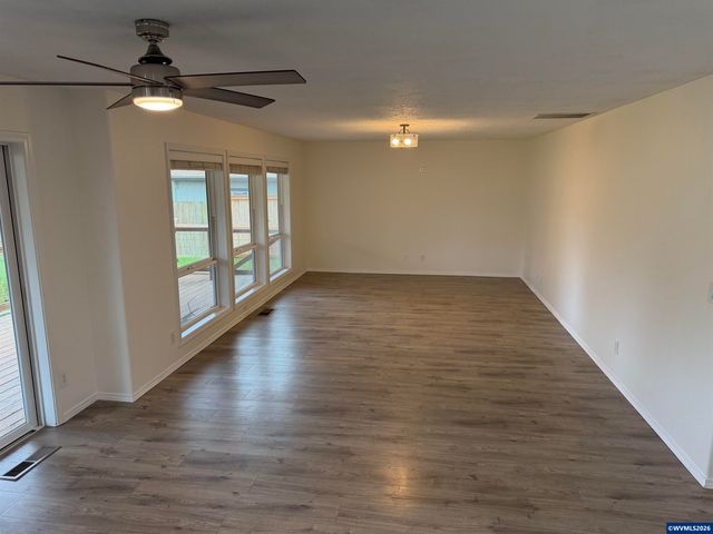 7864 Jani Ct NE, Keizer, OR 97303