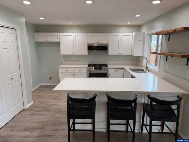 7864 Jani Ct NE, Keizer, OR 97303