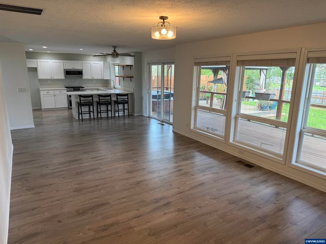 7864 Jani Ct NE, Keizer, OR 97303