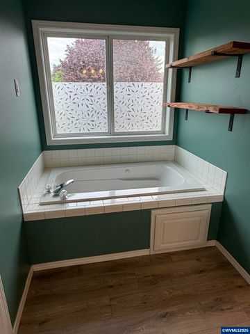 7864 Jani Ct NE, Keizer, OR 97303