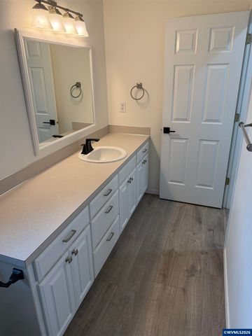 7864 Jani Ct NE, Keizer, OR 97303