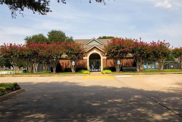 901 Bay Area Boulevard, League City, TX 77573
