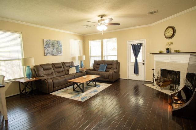 901 Bay Area Boulevard, League City, TX 77573