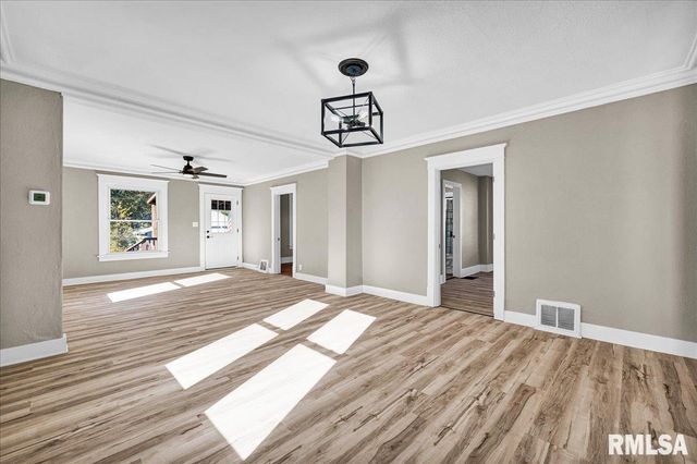 320 CHRISTOPHER Street, Pekin, IL 61554