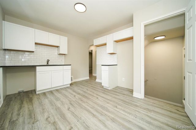 26340 Chippendale Street, Roseville, MI 48066