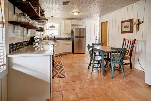 254 Copeland Hill RD, Smithville, TX 78957