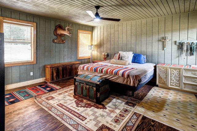 254 Copeland Hill RD, Smithville, TX 78957