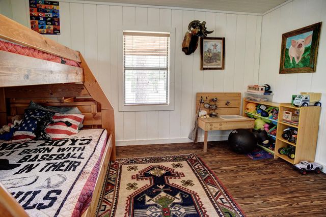 254 Copeland Hill RD, Smithville, TX 78957