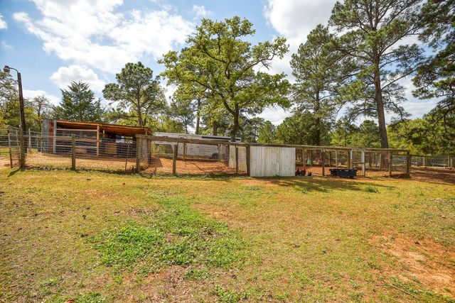254 Copeland Hill RD, Smithville, TX 78957