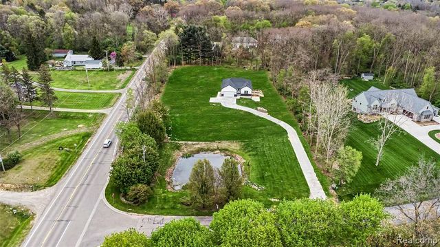17311 Timber Creek, Holly, MI 48442
